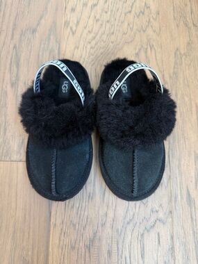 UGG Kids Black Funkette Shearling Slide 10t